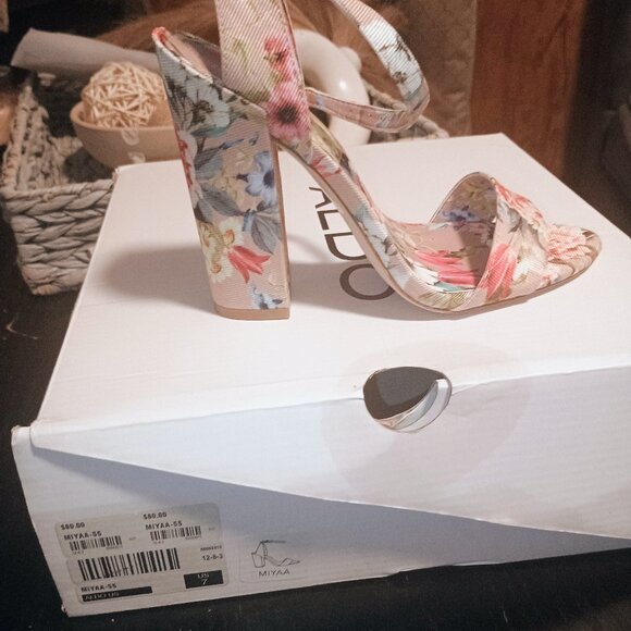 Floral colored Aldo Heels - Picture 1 of 3